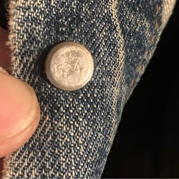 Vintage early to mid 70s Levi’s/Ford denim trucker jacket,with natural distress - Picture 4 of 14